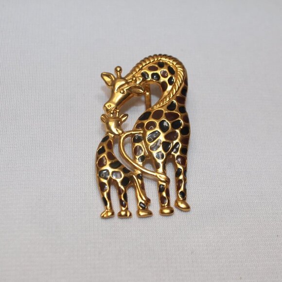 BEST Mother Giraffe & Baby Brooch/Pendent In Polished Gold Tone & Enamel - Picture 2 of 10